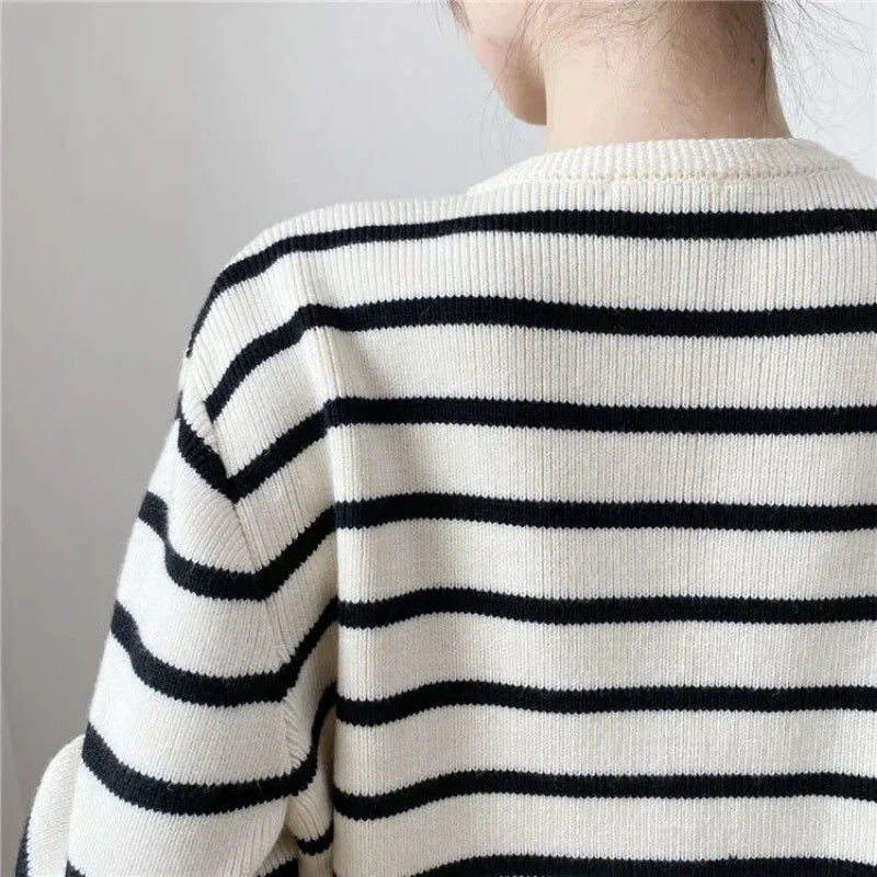 Bea | sweater met knopen